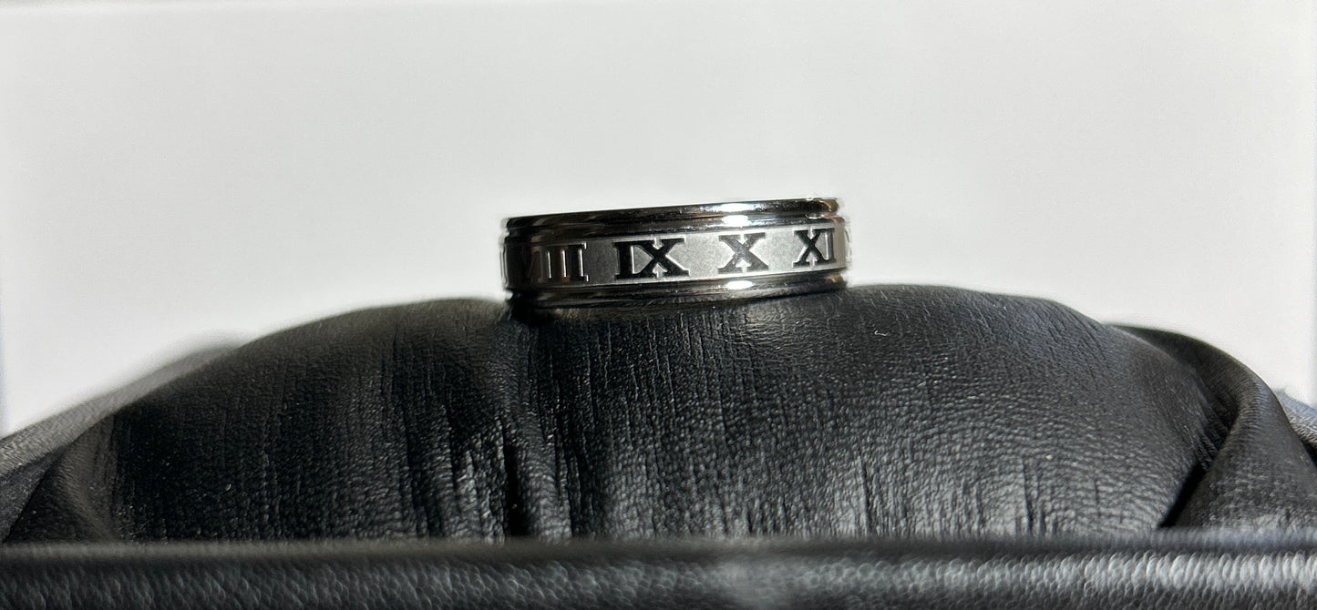 Roman numeral ring